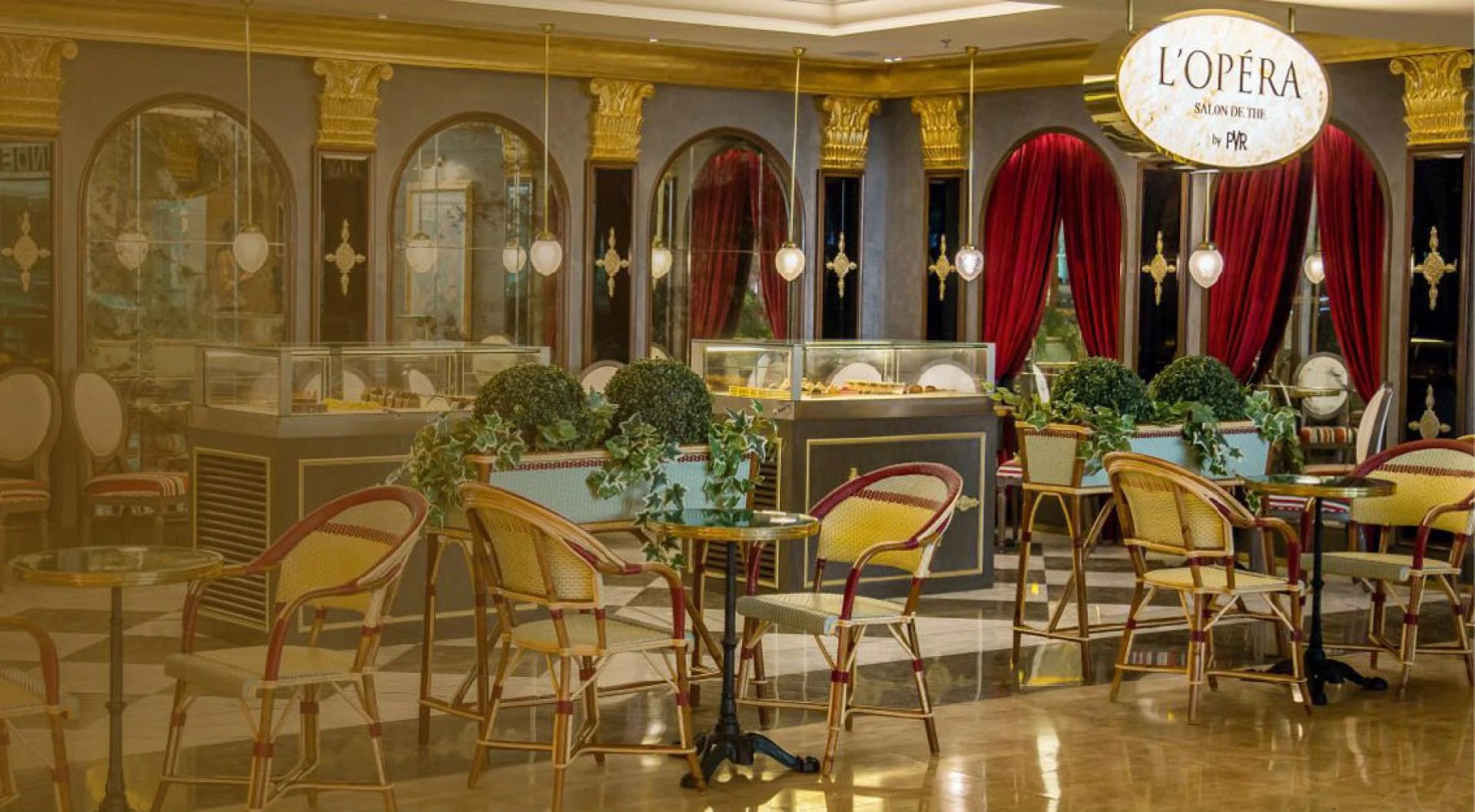 Enjoy Your Free Time by Relaxing with Luxury Lounges