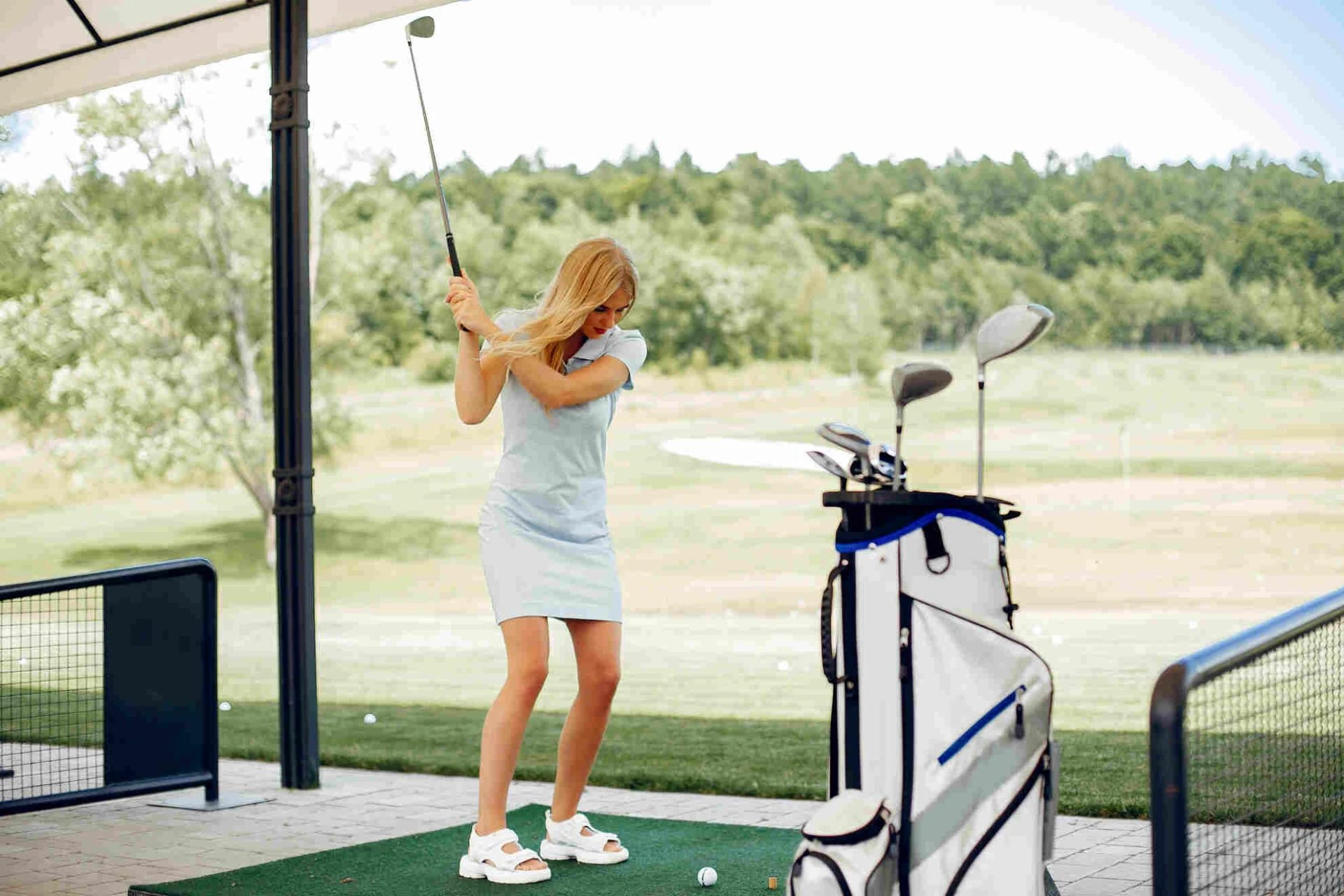 Women’s Golf Equipment: Elevate Your Game with Style and Performance