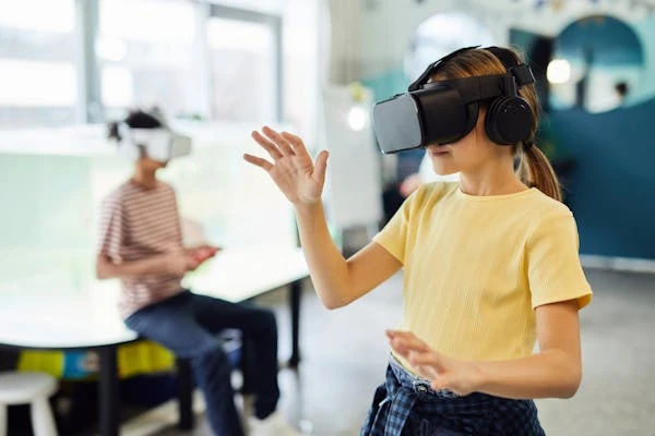 Mixed Reality Headsets Global Market 2024 - By Size, Share, Demand, Forecast, Trends To 2033