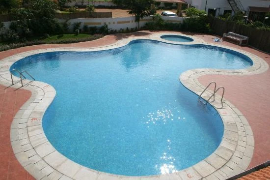 How to Change the Depth of Your Swimming Pool