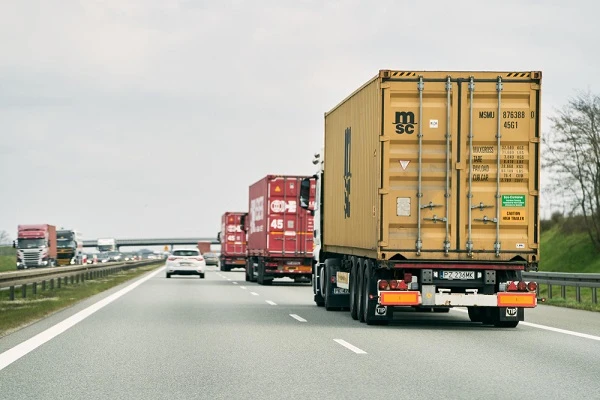 Transporte de carga confiable: su carga entregada de manera segura
