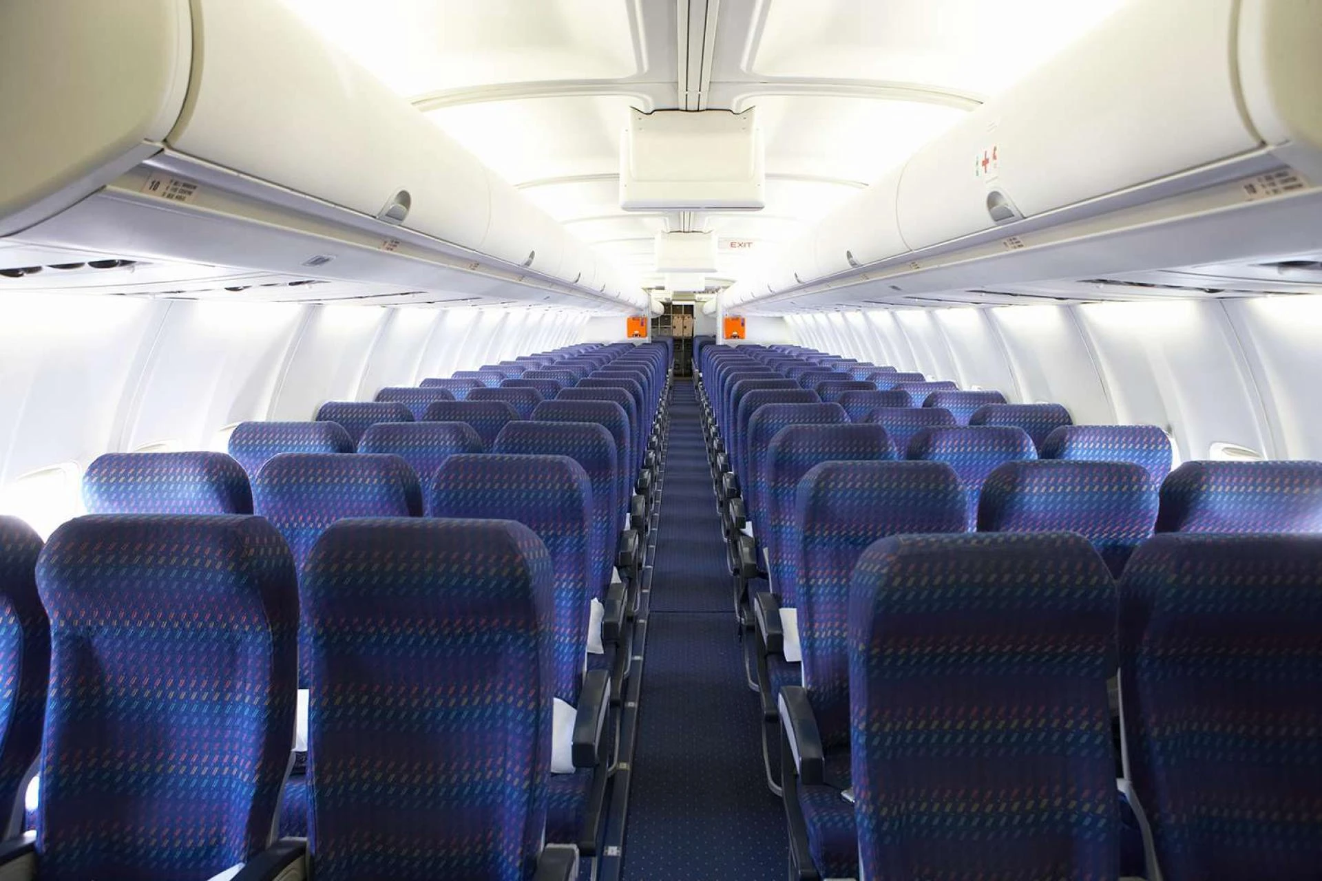 How to Choose the Right Airplane Seat for Your Needs