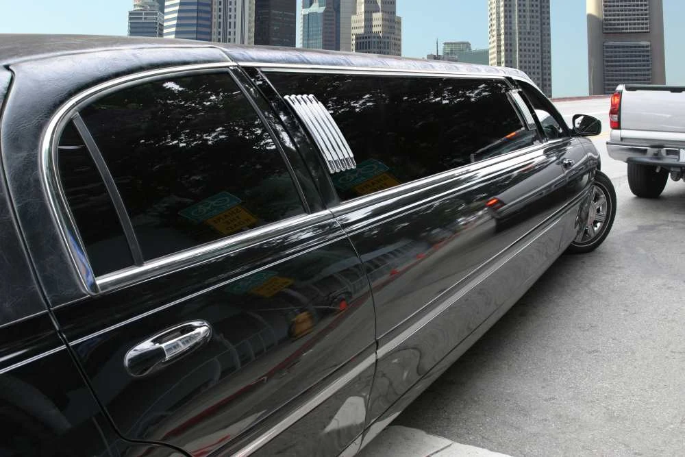 How To Book Your Limo in Chicago: A Simple Guide to Luxury Transfer