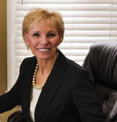 How to hire a good Lawyer? Top 5 Potential Qualities to look for