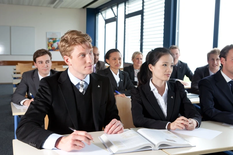 The role of Emotional Intelligence in Hospitality Business Management control