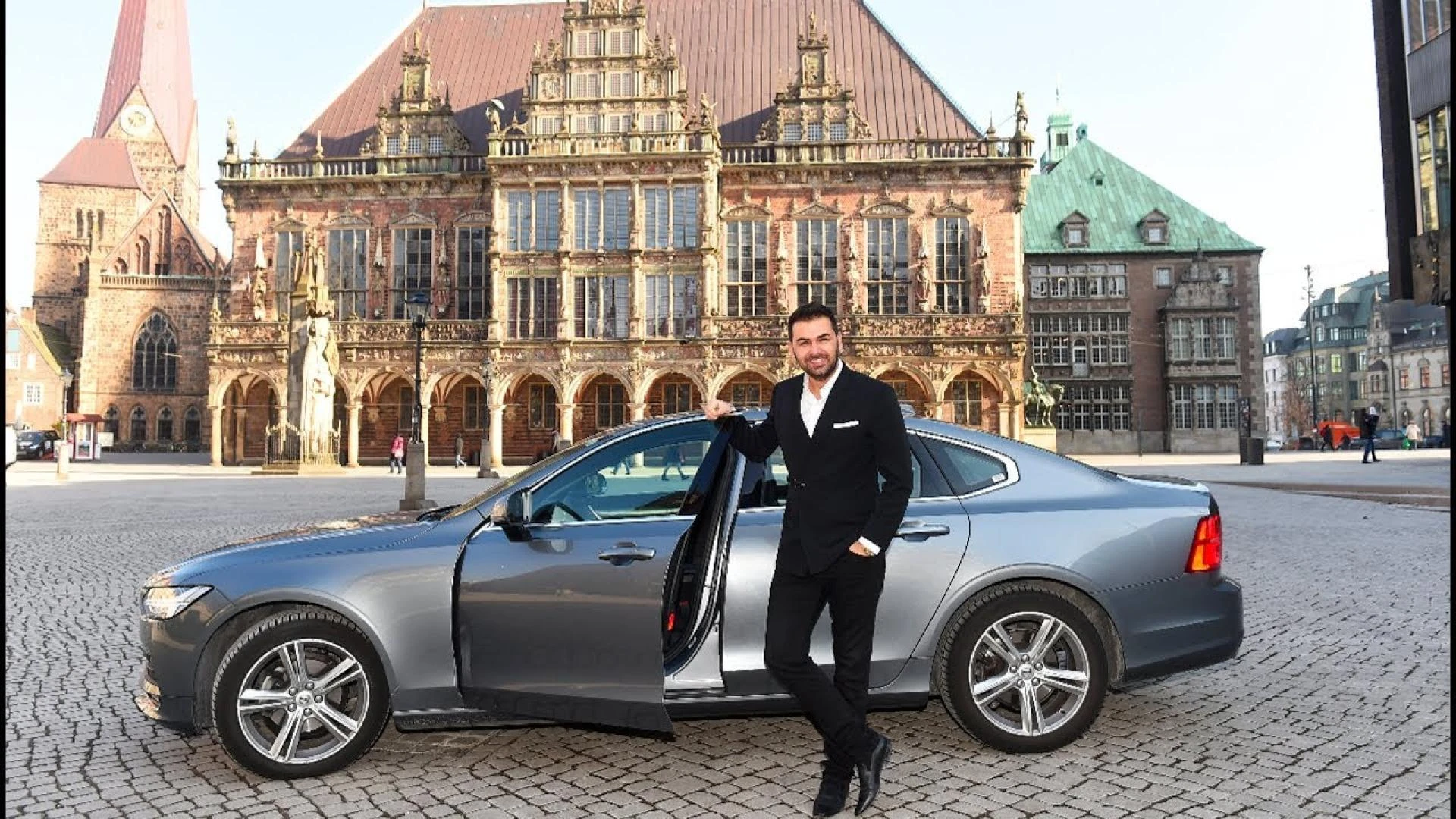 Luxury and Speed Combined: Rent a Corvette Stingray