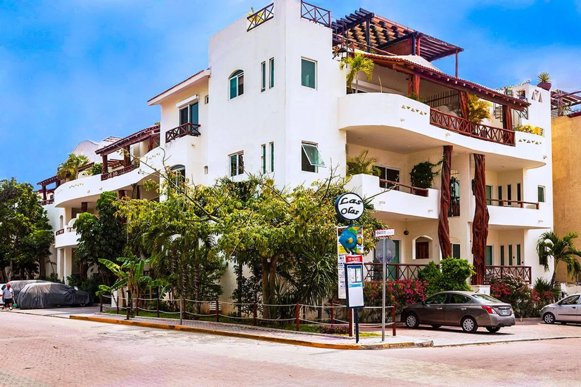 Discover Paradise: Explore Playa del Carmen and Playacar Fase I with Find American Rentals