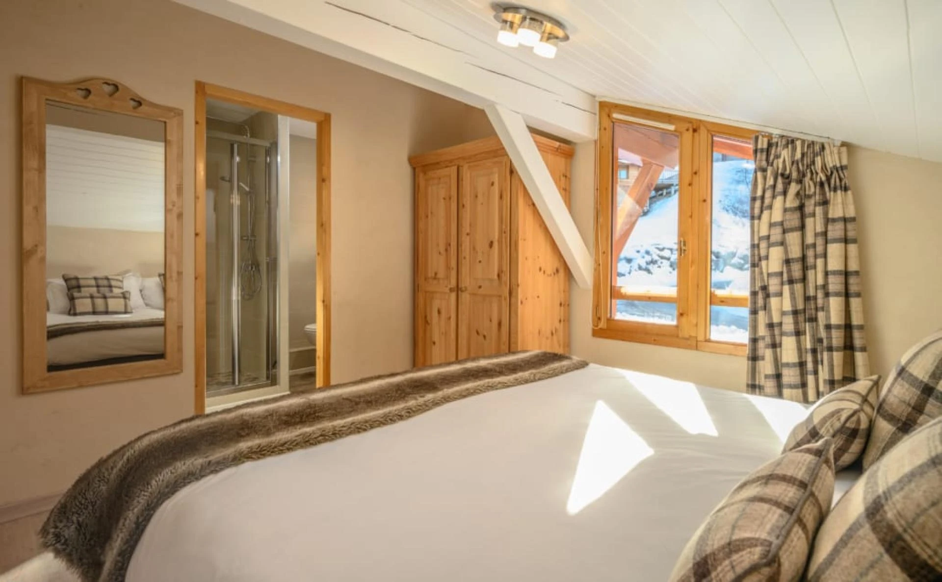 4 Popular Ski Dazzle’s Adventure Activities: What’s The Best for You?