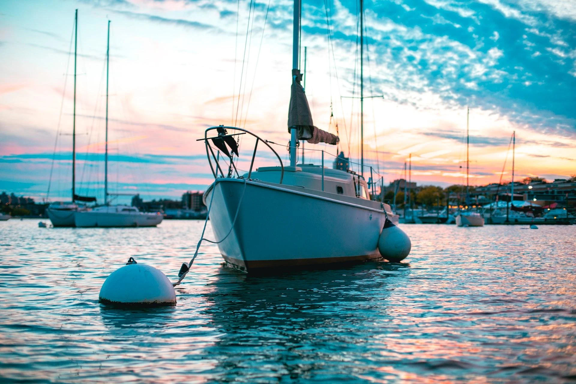 Explore Ontario's Waterways with Boat Rentals: Find Your Perfect Vessel Today!