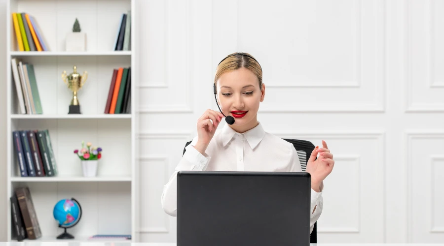 Pros and Cons of Outsourcing Customer Service