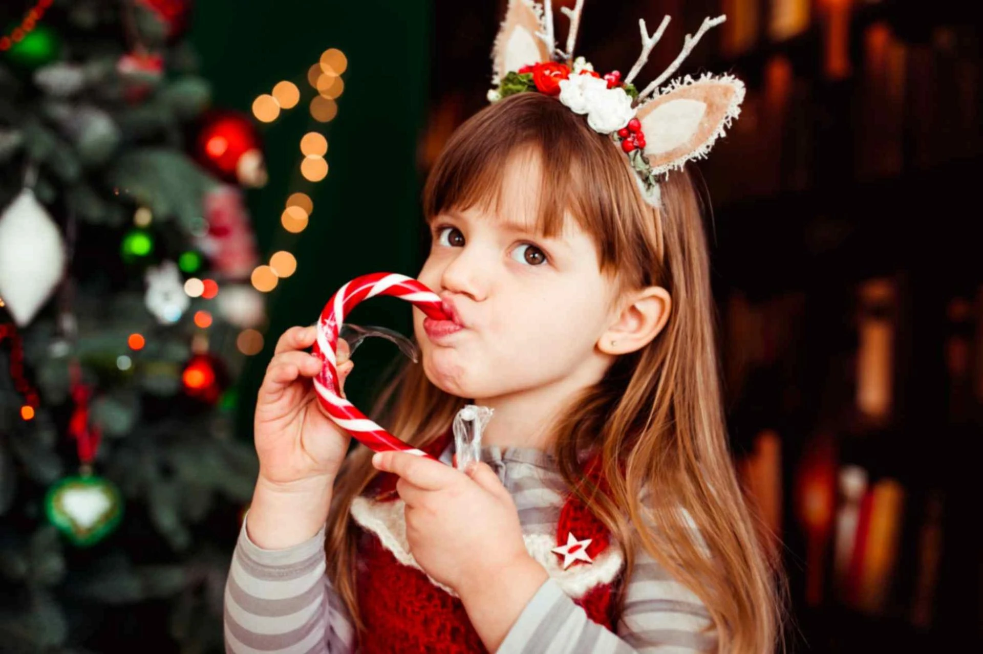 Dentist's Blunt Warning to Parents Over Candy Canes and Gingerbread