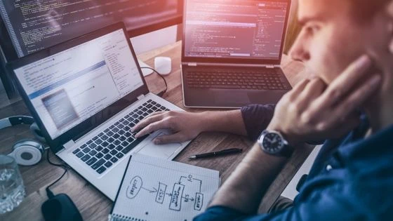 Pros and Cons of Outsourcing Your Projects