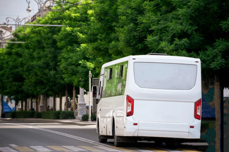 Small Groups, Big Adventures: The Allure of Mini Charter Bus Rentals