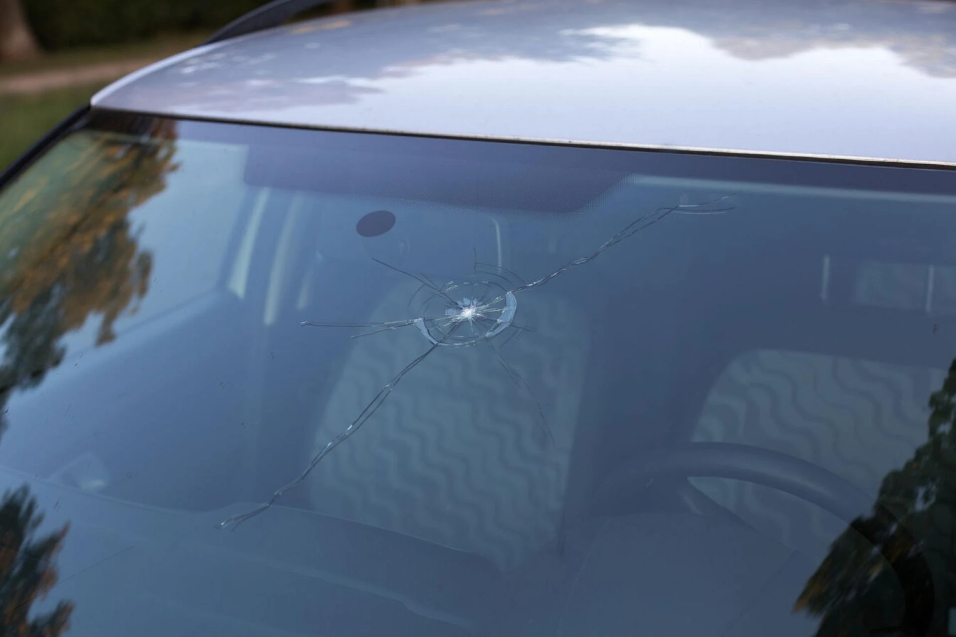 Is it illegal to drive with a cracked windshield in Canada?