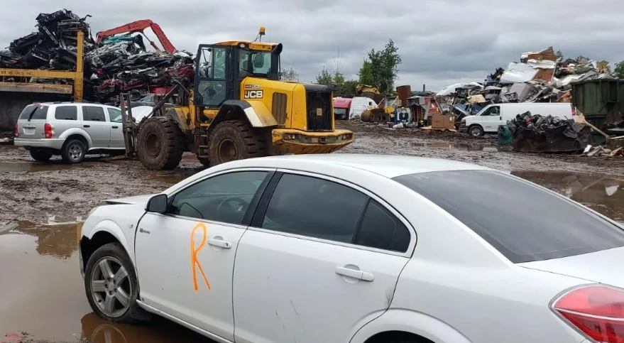 Junk Car Removal Mississauga: Turning Your Scrap Cars into Cash