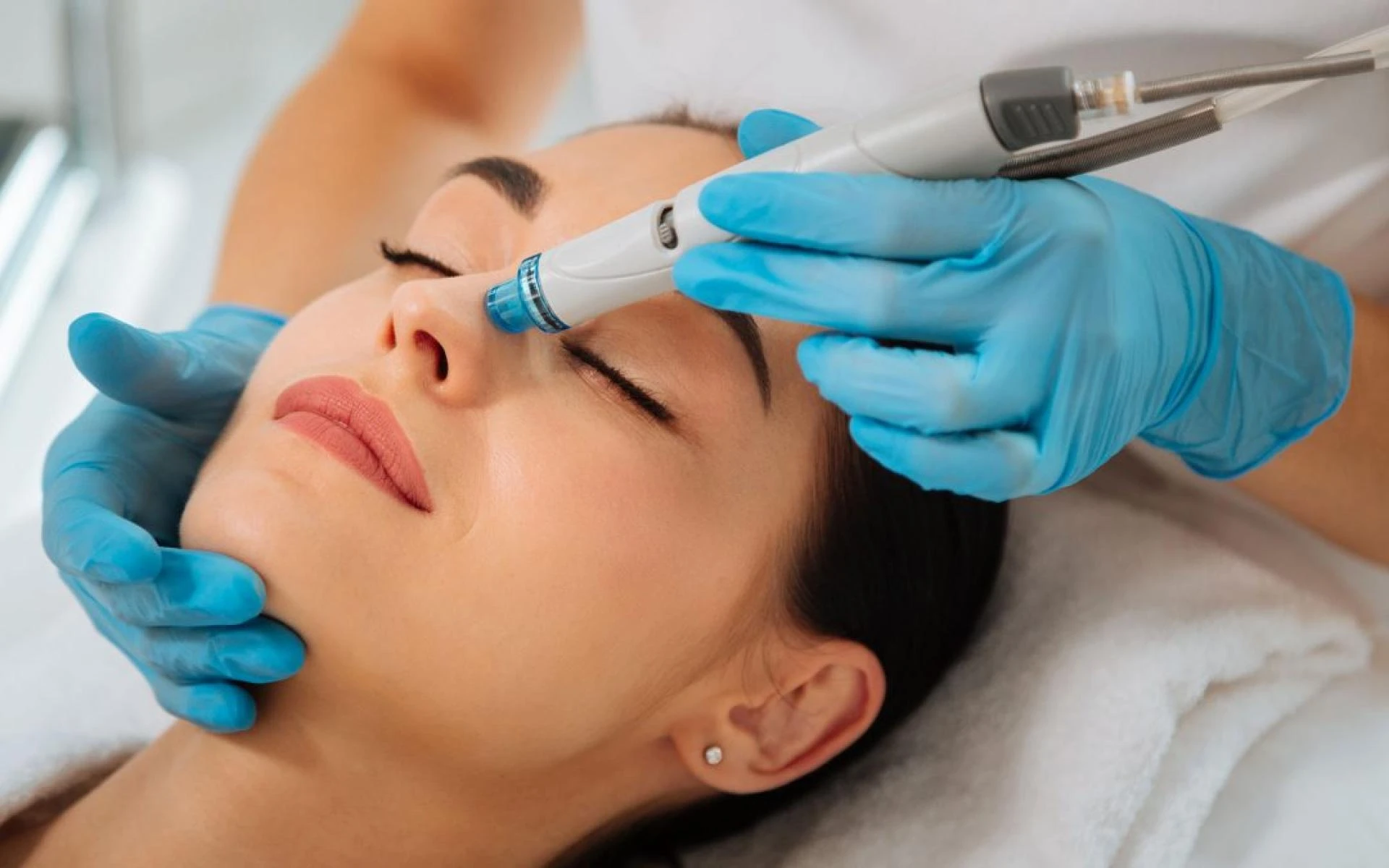 HydraFacial Bliss: Transforming Your Complexion