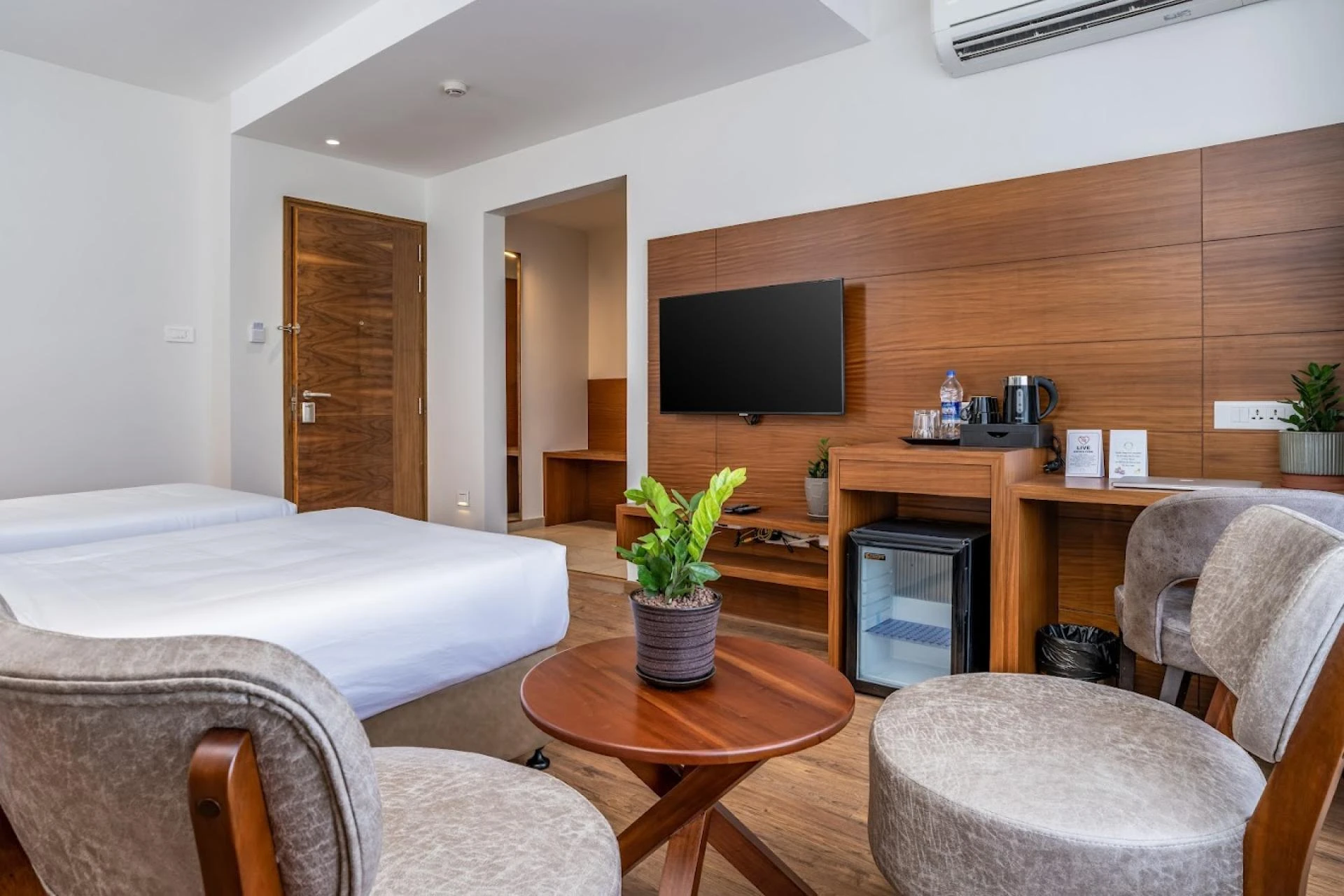 Ultimate Guide to Planning Your Honeymoon: Choosing the Perfect Resort