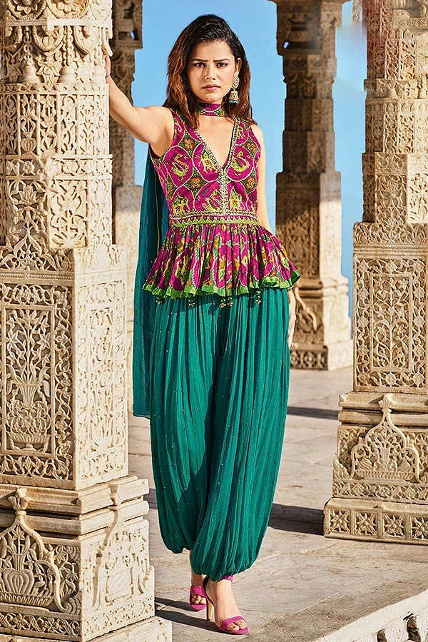 9 Colours you can wear during Navratri Festival