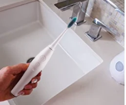 Shining a Light on Toothbrush Sanitizers: A Closer Look at Their Benefits