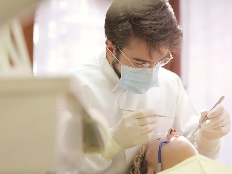 Why Seek the Help of an Endodontist in Manhattan?