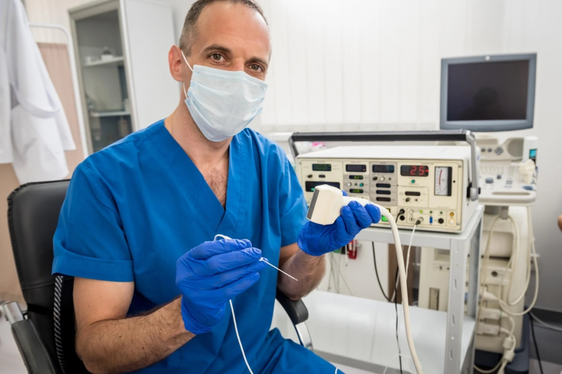 Who is an Interventional cardiologist?