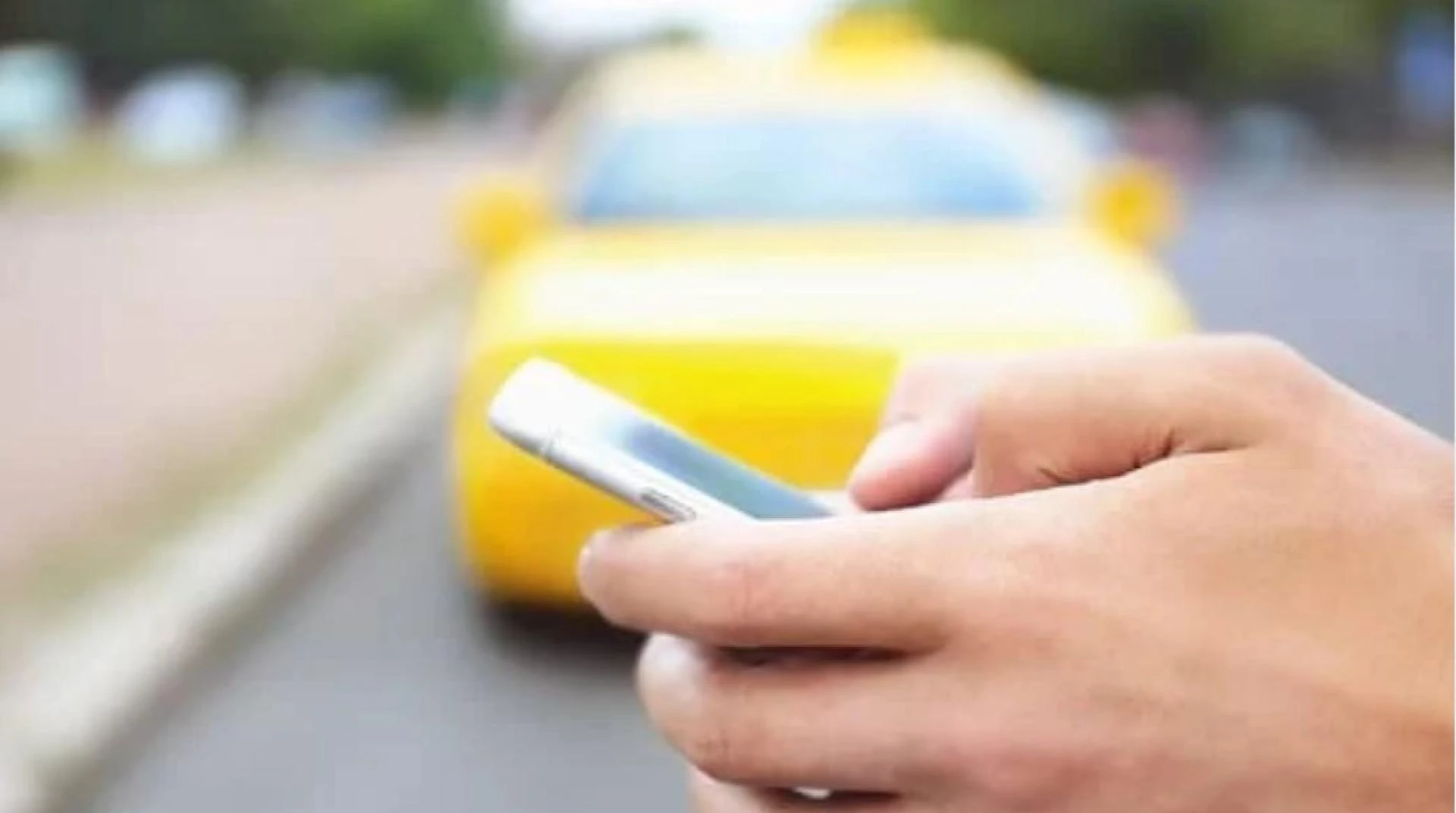 Technology and Innovation in Modern Taxi Services to Heathrow Airport