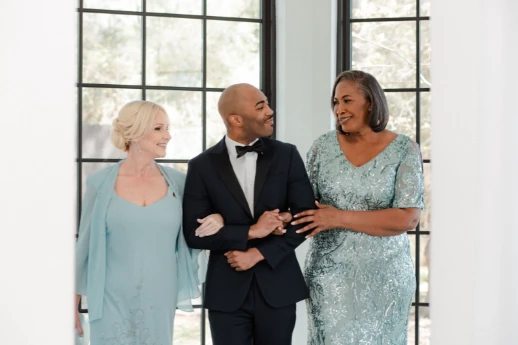 Tips for Matching Mother of the Groom Dress with The Wedding Theme