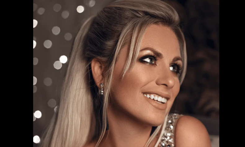 HOW PORCELAIN VENEERS CAN TRANSFORM YOUR SMILE