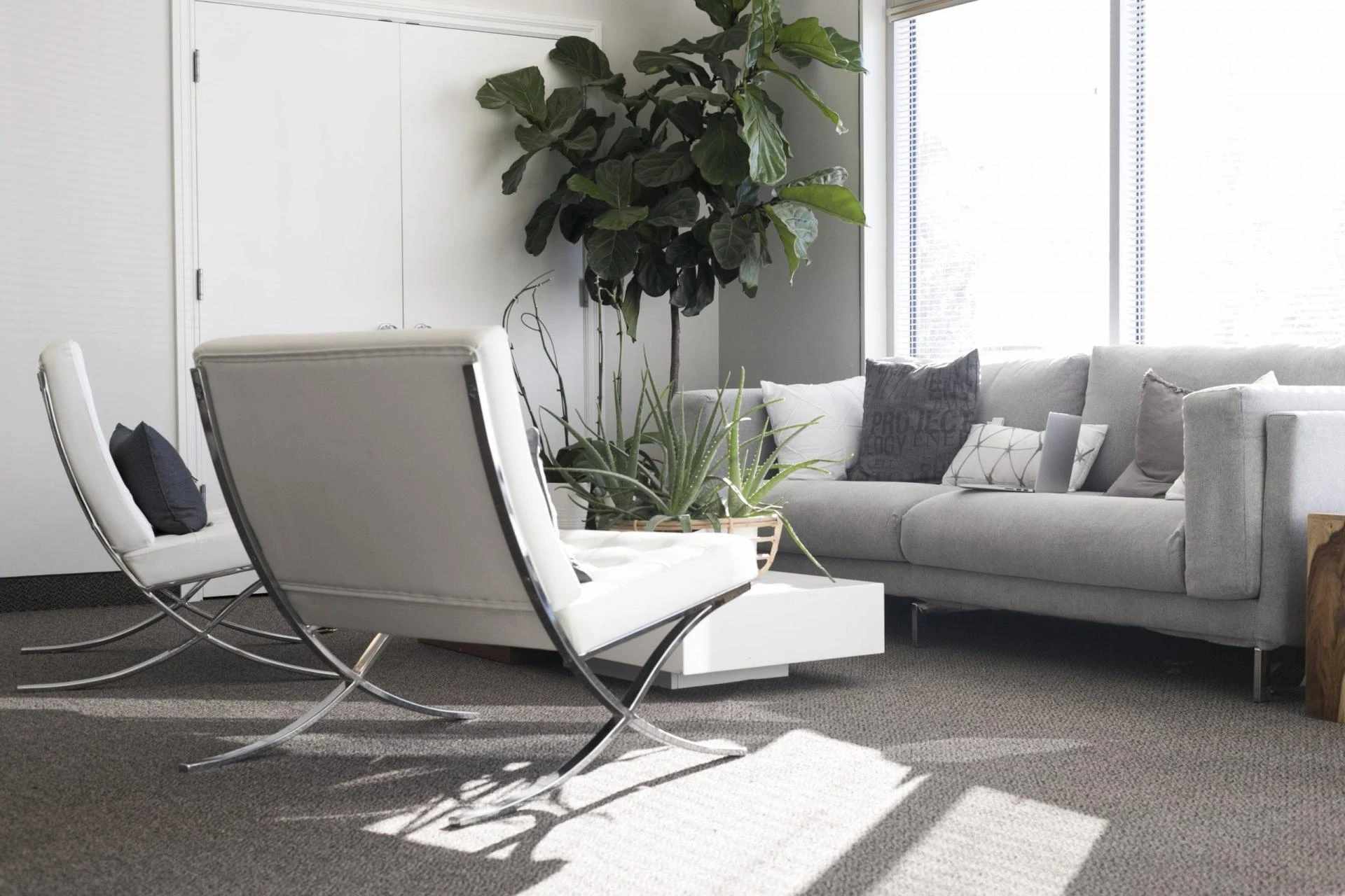 HOW TO CHOOSE THE BEST HOME FURNITURE