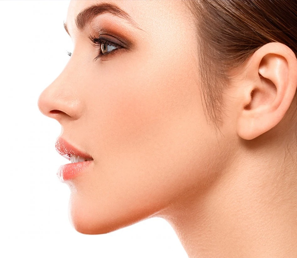 Raising the Bar: Ponytail Techniques for a Face Lift