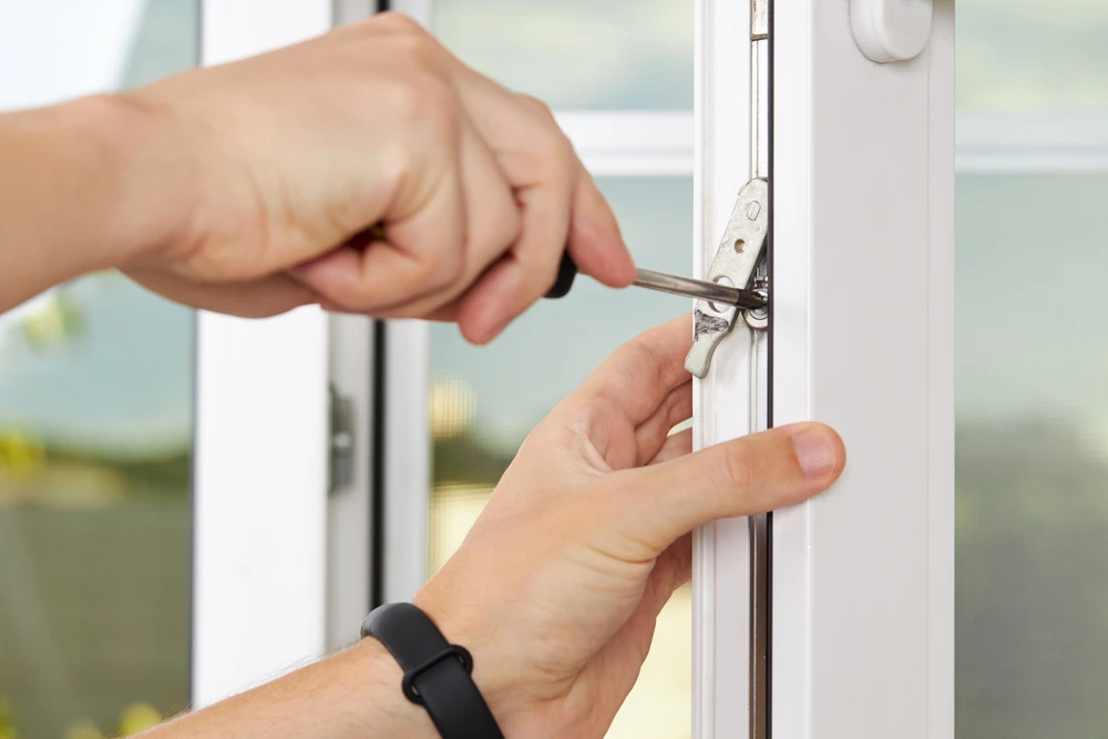 Why Hire a Professional Locksmith to Key Cutting Services?