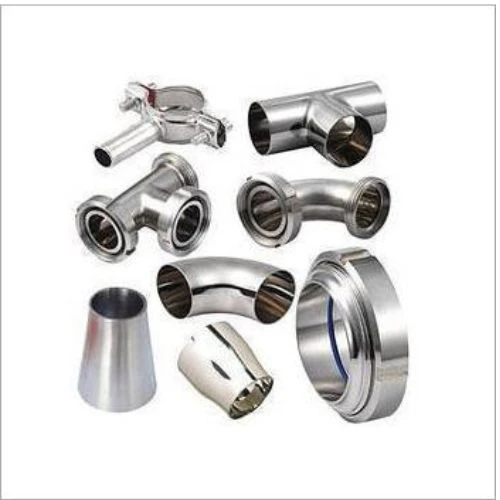 Why is stainless steel a good choice for pipe fittings?