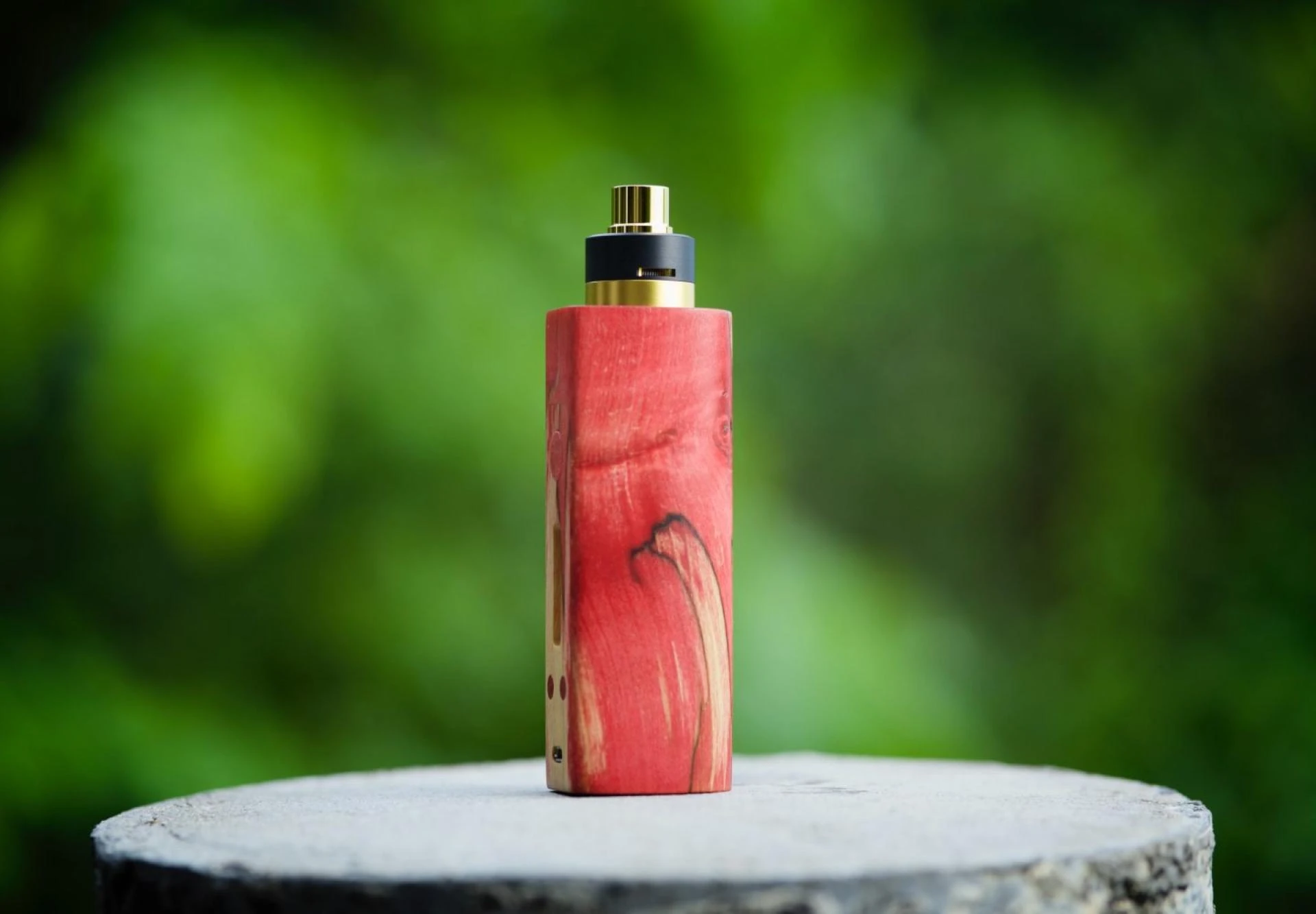 A Beginner’s Guide To Choosing The Right Vaping Device