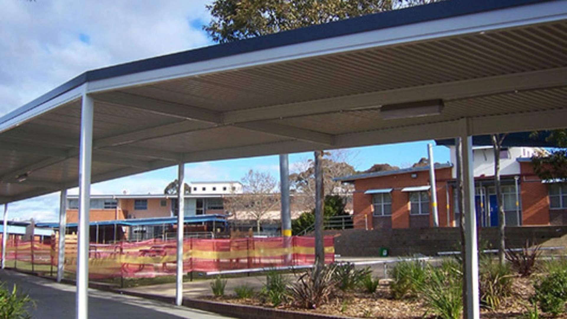 Safety Features and Benefits of Roof Walkways Installations