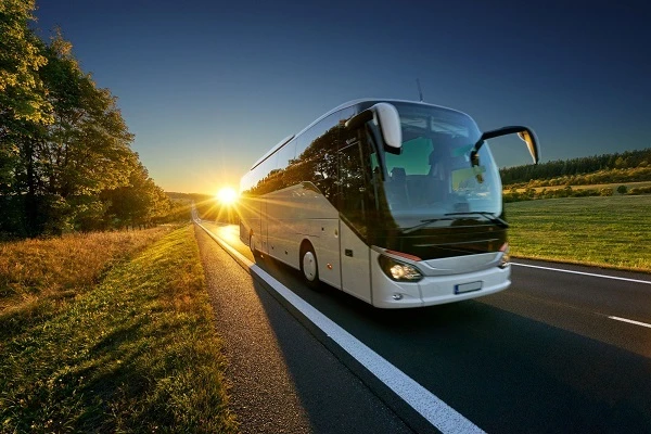 Spotlight on Safety: Choosing a Secure Tour Bus Rental Service!