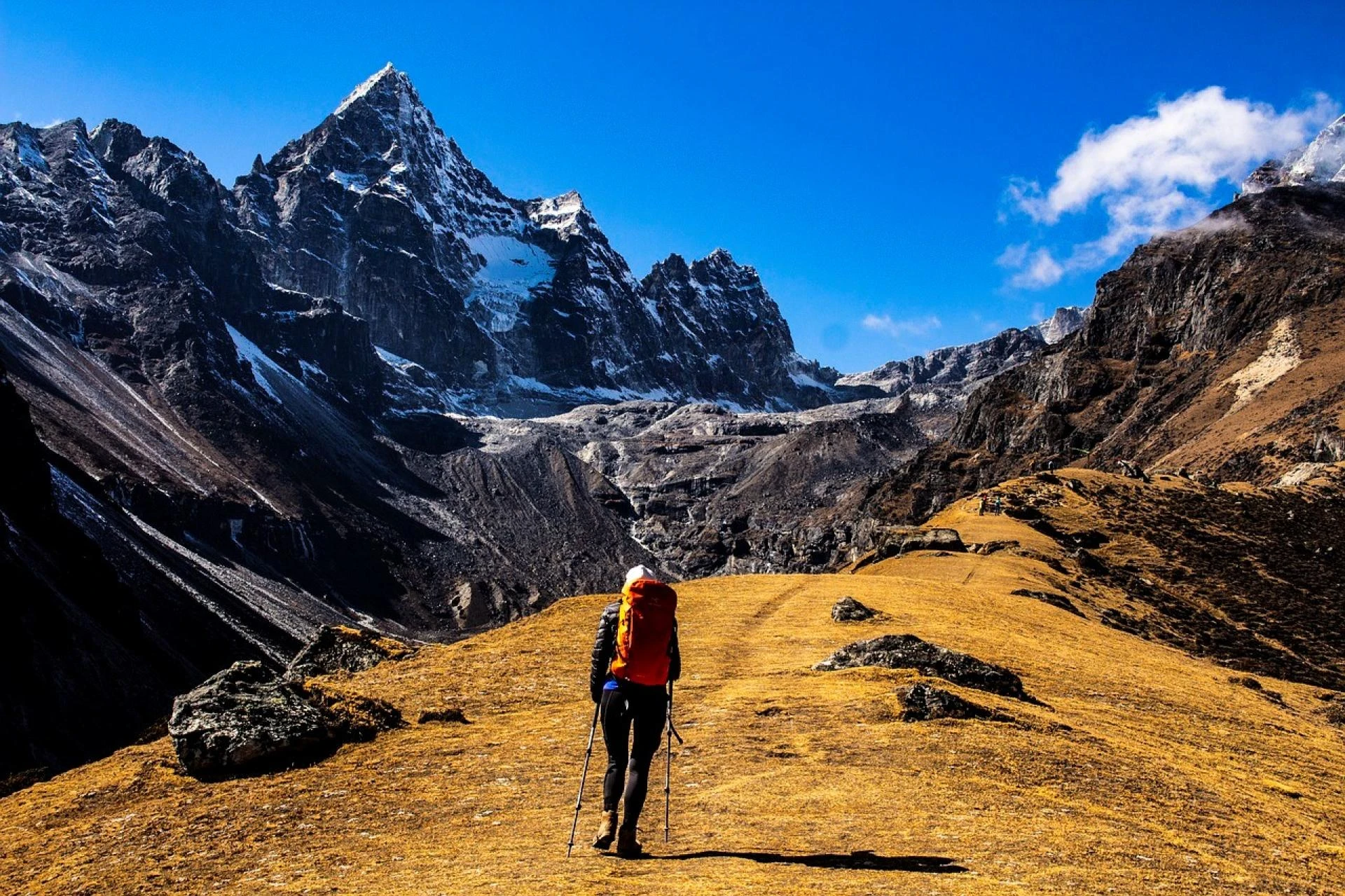 Prepare for the Ultimate Adventure: 10 Essential Tips for Your Everest Base Camp Trek in 2024