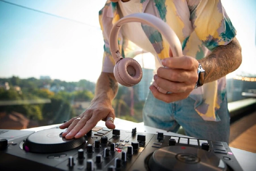 How Early Should You Book Your Wedding DJ?