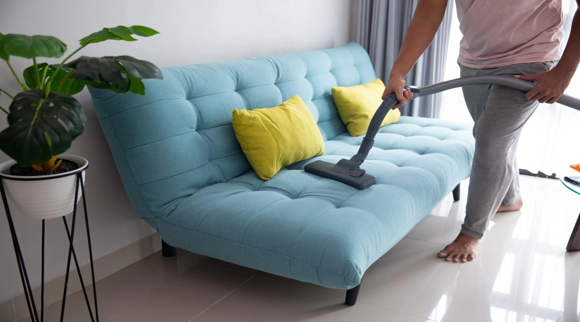 5 Best Upholstery Cleaning Methods