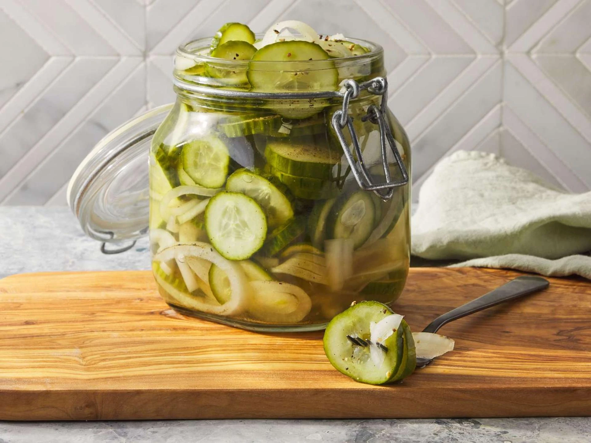 How to Pickle Cucumbers and Its Various Flavouring Options?