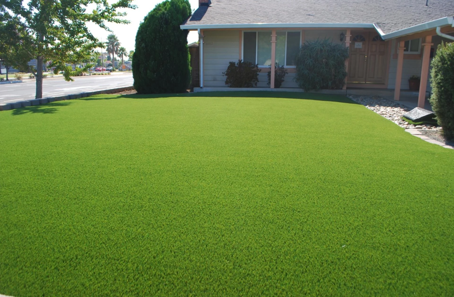 Year-Round Greenery: The Seasonal Advantages of Artificial Grass in Perris