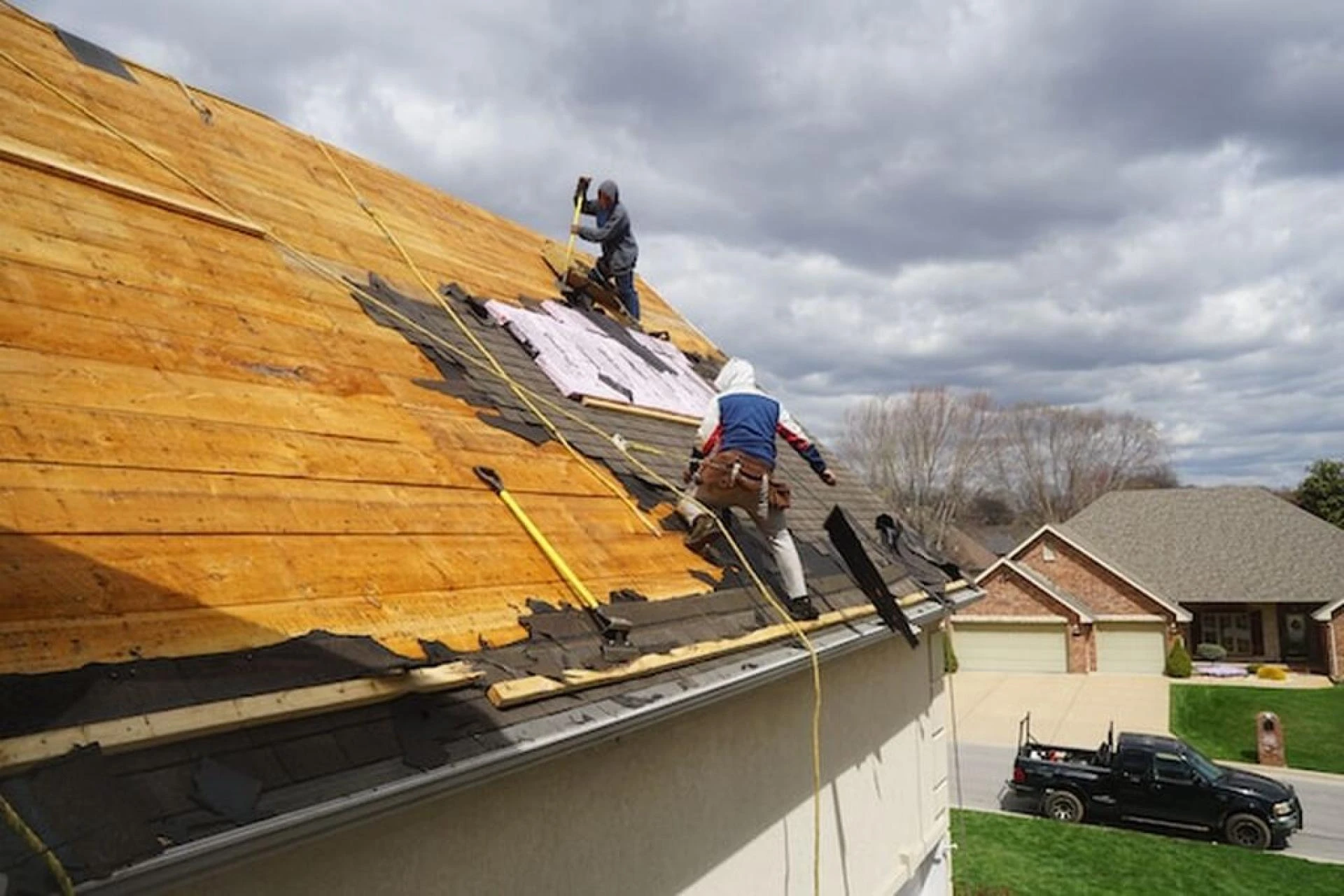 Common Signs Your Roof Needs Repairs: A Guide for Wilmington Homeowners