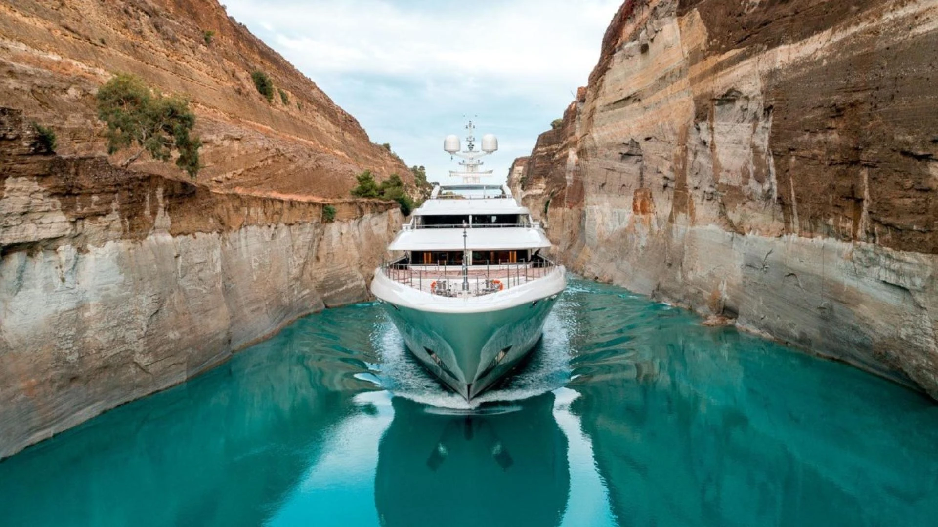 The Types of Yachts You Can Rent for Any Event in Dubai