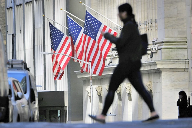 First weekly Wall Street rally marks win streak since summer