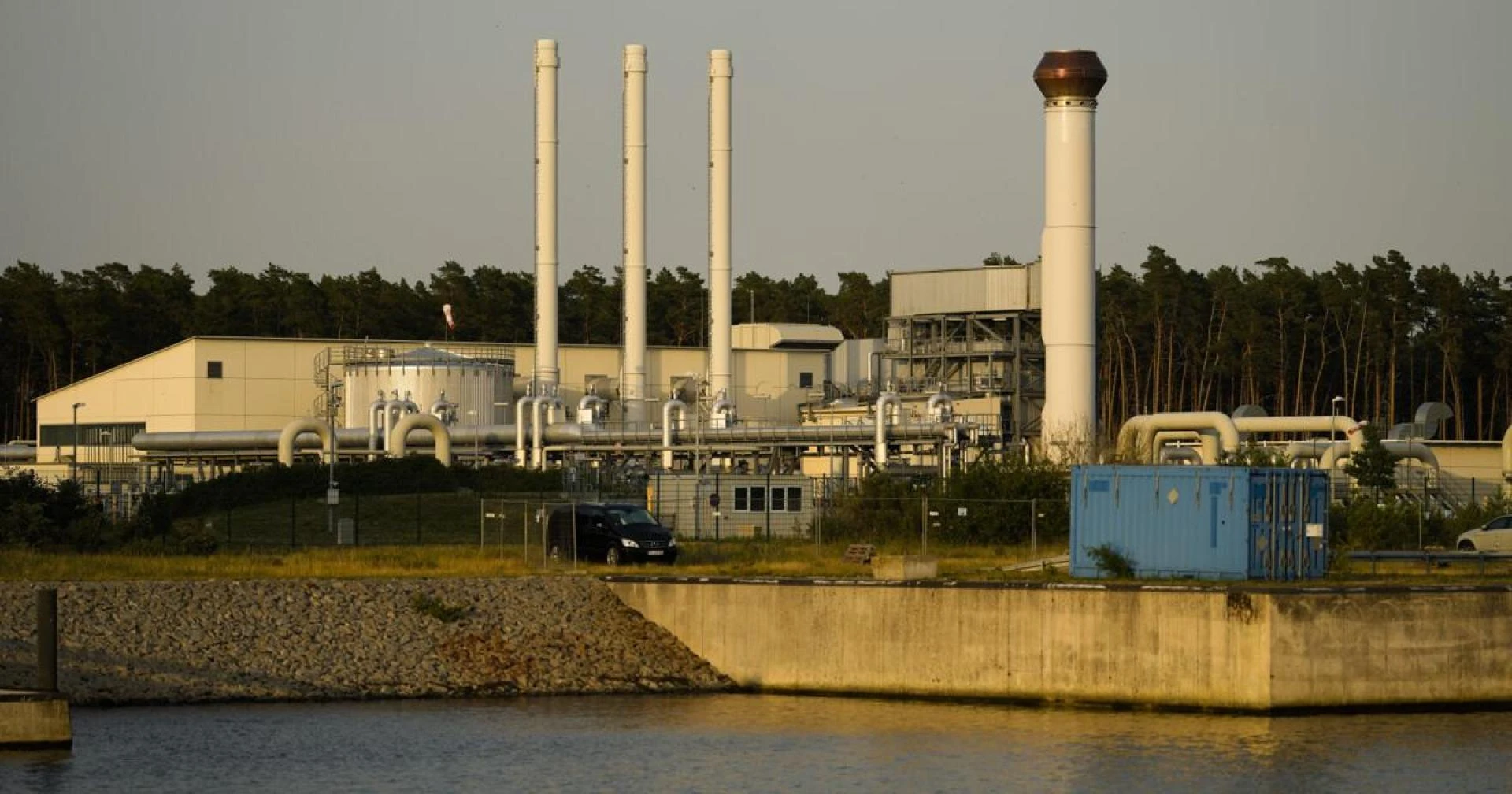 Baltic pipeline leaks Blasts precede, sabotage seen likely