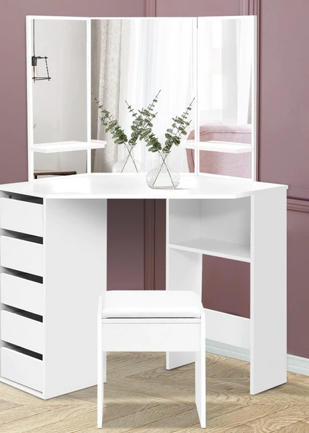 How to Decorate a Dressing Table