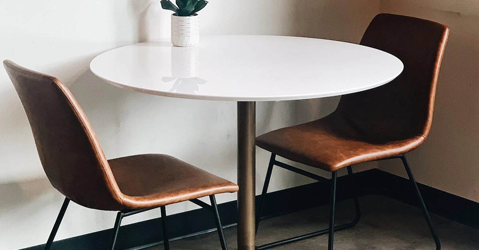 Everything You Need to Know About Folding, Round, and Wood Coffee Tables.