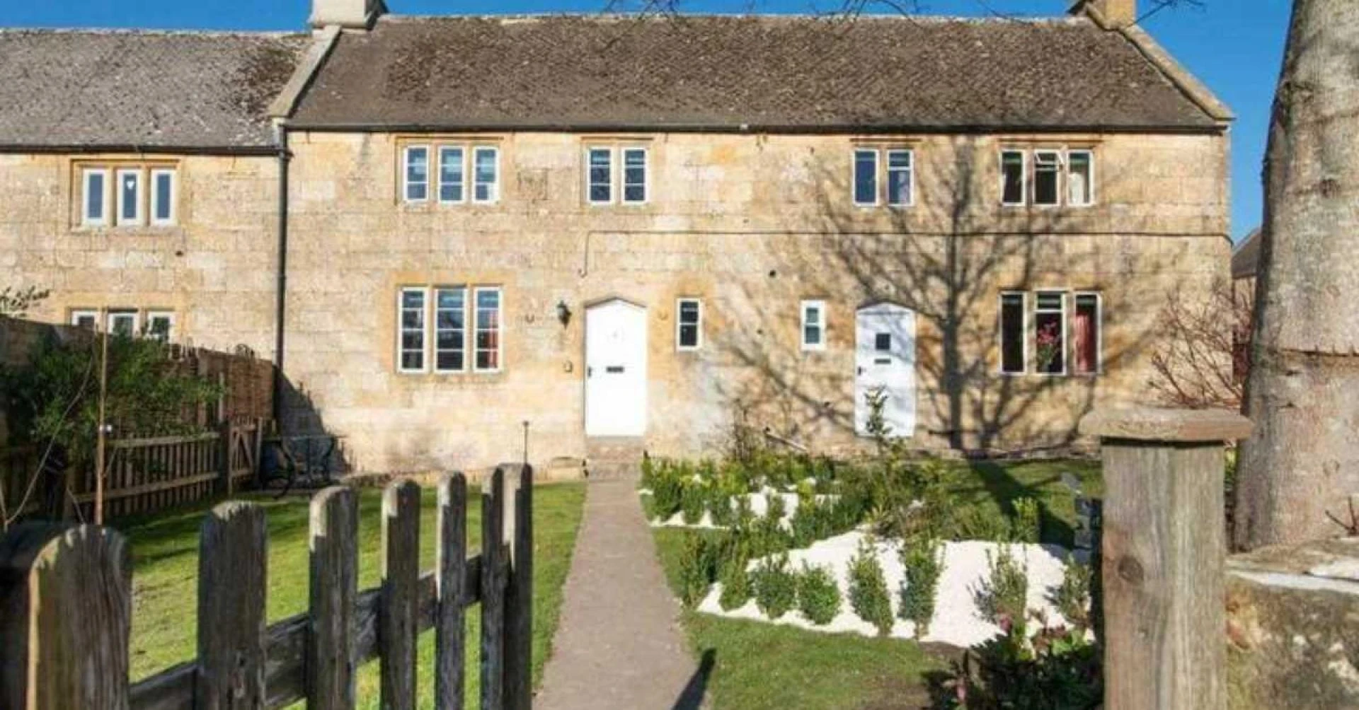 Escape to the English Countryside: Discover the Beauty of Stamford and the Cotswolds