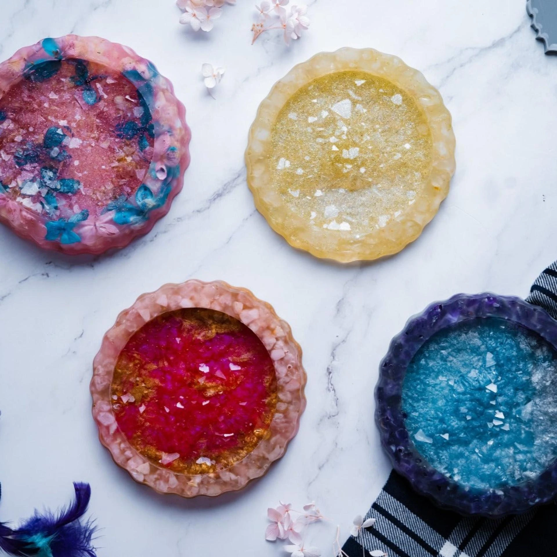 How to Select the Best Ashtray Online for Your Smoking Needs