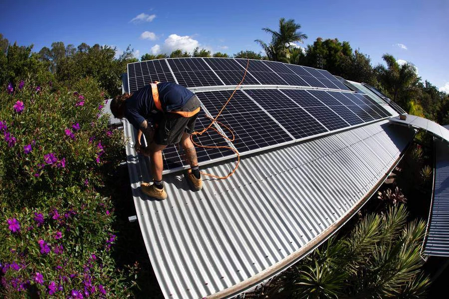 How to decide the right sunshine coast solar installer