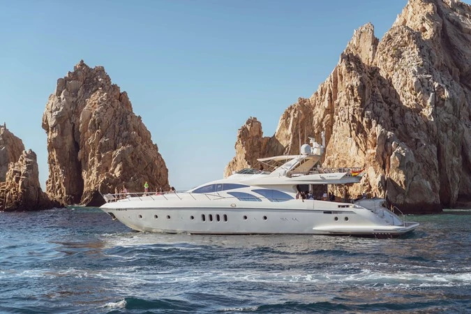 Benefits of booking sailing catamaran charter for La Paz beaches